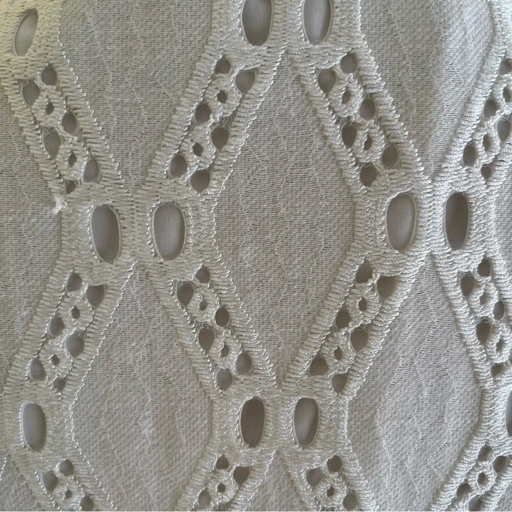 Tahari white lattic